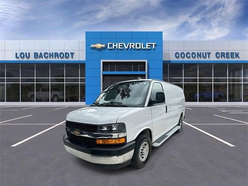 Used 2024 Chevrolet Express 2500 w/ Driver Convenience Package image 4