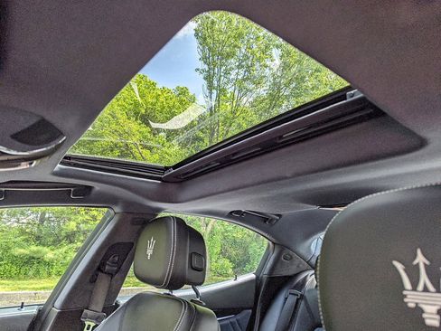 Used 2019 Maserati Ghibli S GranLusso image 17