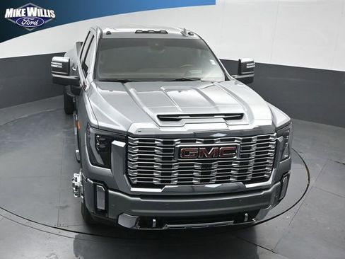 Used 2025 GMC Sierra 3500 Denali w/ Denali Reserve Package AWD/4WD image 10