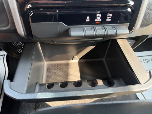 Used 2025 RAM 1500 Laramie AWD/4WD image 18
