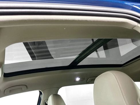 Certified 2023 Volkswagen Atlas SE w/ Panoramic Sunroof Package image 15
