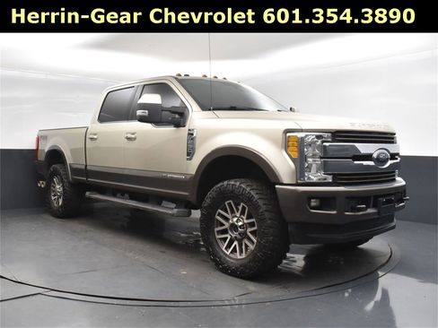 Used 2017 Ford F250 King Ranch w/ FX4 Off-Road Package image 9