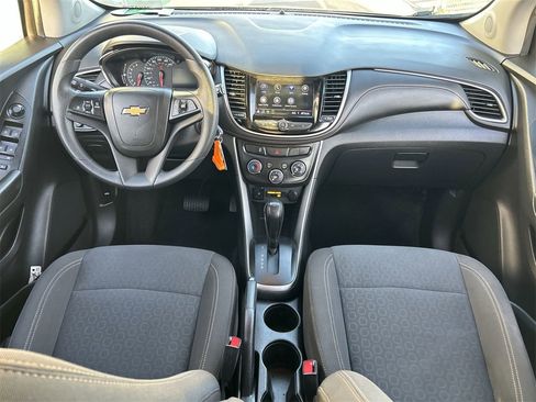 Used 2021 Chevrolet Trax LS w/ Tint and Cruise Package image 11