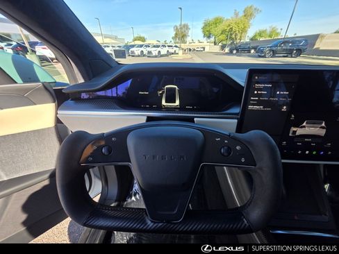 Used 2022 Tesla Model X Plaid image 21