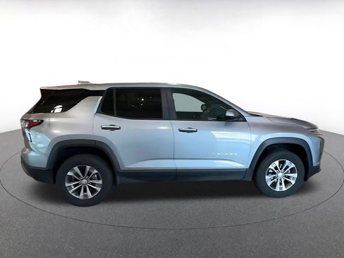 Used 2025 Chevrolet Equinox LT FWD image 16