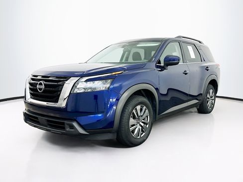Used 2025 Nissan Pathfinder SV AWD/4WD image 3