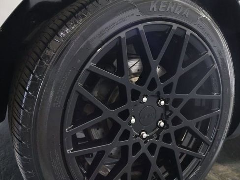 Used 2019 Ford Taurus Limited image 30