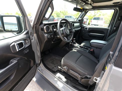 Used 2023 Jeep Wrangler Sport AWD/4WD image 11