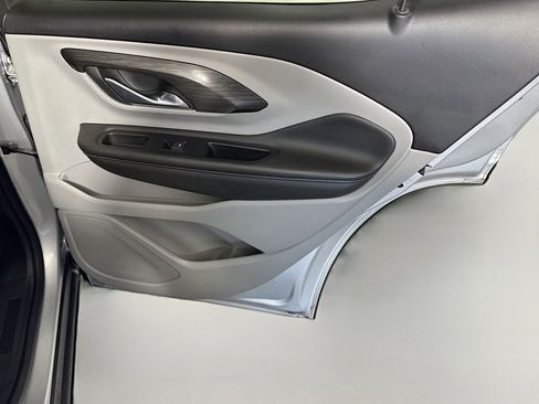 Used 2022 GMC Terrain SLT image 28