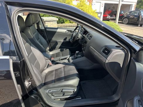 Used 2018 Volkswagen Jetta SE image 24