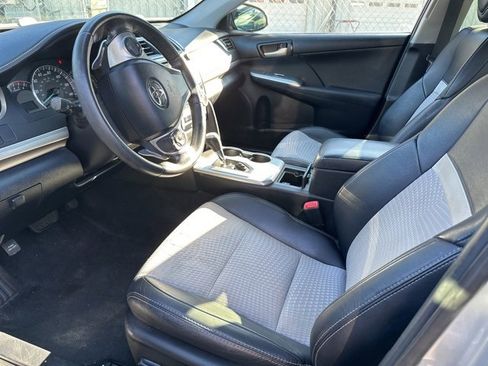 Used 2013 Toyota Camry SE image 12