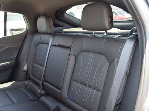 Used 2025 Buick Envista Avenir FWD image 18