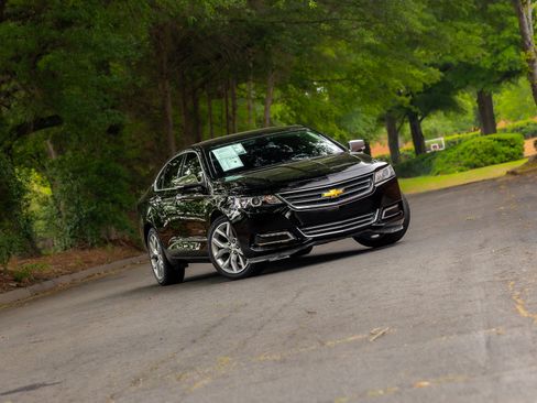 Used 2019 Chevrolet Impala Premier FWD image 20
