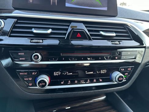 Used 2018 BMW 530i xDrive xDrive image 21