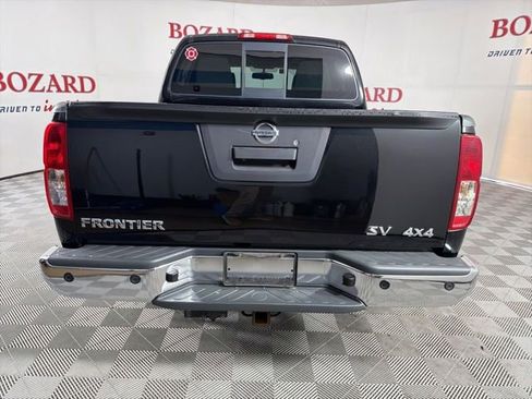 Used 2016 Nissan Frontier SV w/ SV Value Truck Package AWD/4WD image 7