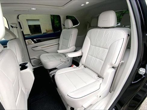 New 2026 Buick Enclave Avenir w/ Super Cruise Package AWD/4WD image 13