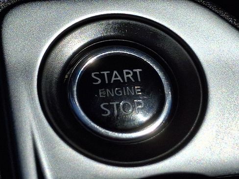 Used 2022 Nissan Sentra SR w/ SR Premium Package FWD image 22