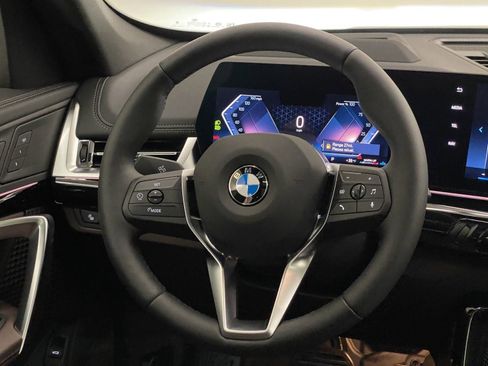 Used 2025 BMW X1 xDrive28i w/ Technology Package image 16