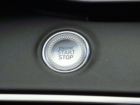 Used 2025 Genesis GV70 2.5T image 23