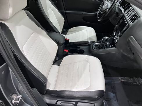 Used 2016 Volkswagen Jetta Sport image 19