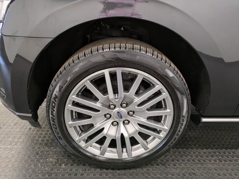 Used 2023 Ford Expedition Limited image 7