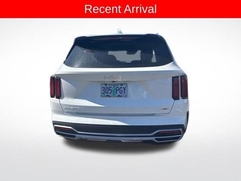 Used 2023 Kia Sorento EX image 11