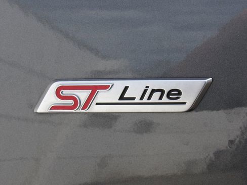 Used 2025 Ford Escape ST-Line AWD/4WD image 9