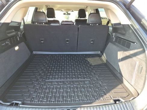 Used 2023 Lincoln Nautilus AWD w/ Premium Package image 8