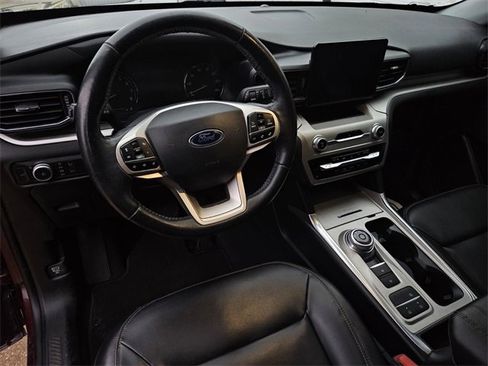 Used 2022 Ford Explorer XLT w/ Equipment Group 202A image 26
