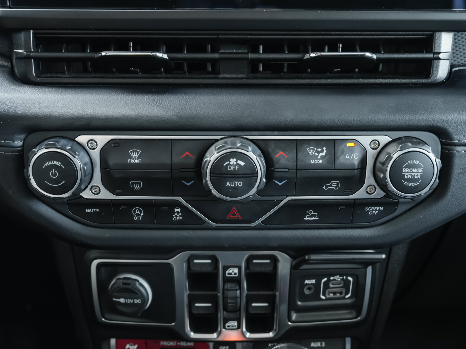Used 2025 Jeep Wrangler Unlimited Rubicon AWD/4WD image 15