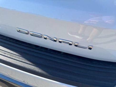 Used 2023 GMC Yukon Denali Ultimate AWD/4WD image 8
