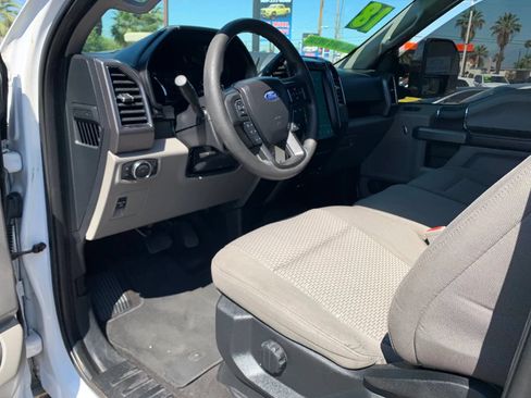 Used 2018 Ford F150 XLT AWD/4WD image 9