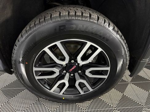 Used 2021 GMC Sierra 1500 AT4 w/ AT4 Preferred Package AWD/4WD image 11