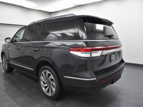 Used 2023 Lincoln Navigator Reserve image 5