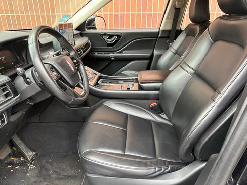 Used 2023 Lincoln Aviator AWD image 26