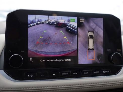 Used 2023 Nissan Rogue SV image 28