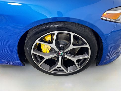 Used 2018 Alfa Romeo Giulia Ti Sport w/ Quick Order Package 22U Sport image 32