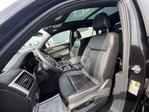 Used 2022 Volkswagen Atlas Cross Sport SE AWD/4WD image 11