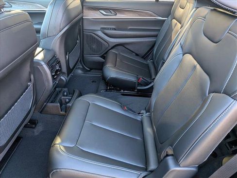 New 2025 Jeep Grand Cherokee L Limited image 14