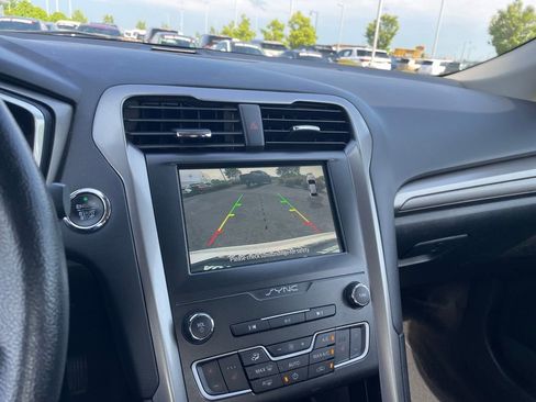 Used 2020 Ford Fusion SE AWD/4WD image 16