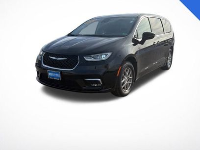 Used 2024 Chrysler Pacifica Touring-L