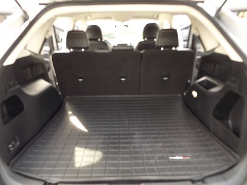 Used 2017 Ford Edge SEL w/ Equipment Group 201A AWD/4WD image 28