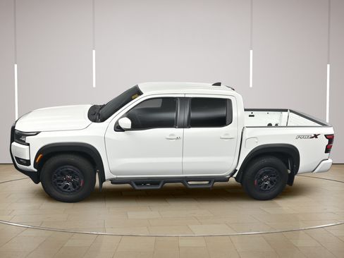 Certified 2025 Nissan Frontier Pro-X RWD image 36