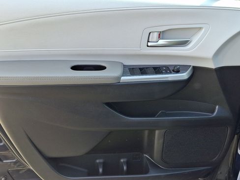Certified 2025 Toyota Sienna XLE FWD image 14