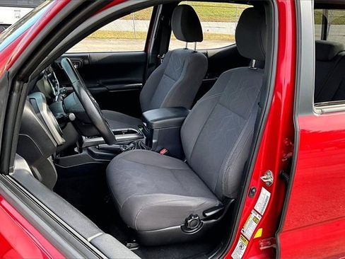 Used 2017 Toyota Tacoma TRD Sport image 18