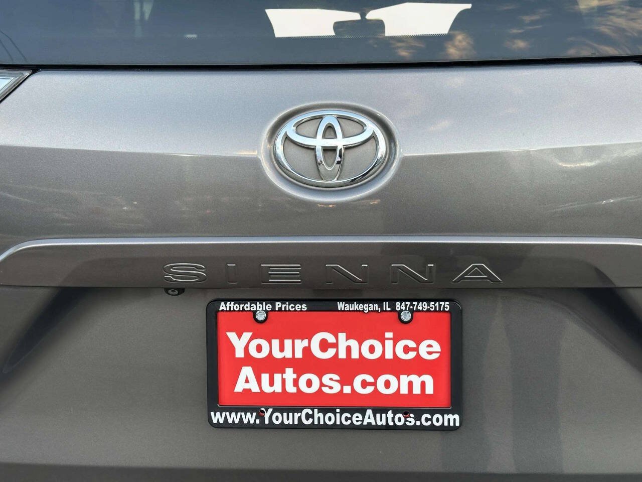 Used 2015 Toyota Sienna SE Premium FWD image 36