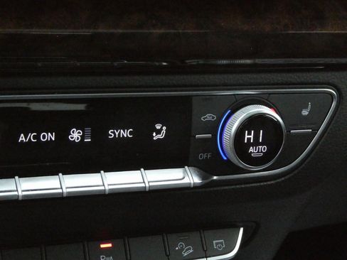 Used 2018 Audi Q5 2.0T Premium Plus w/ Premium Plus Package image 17