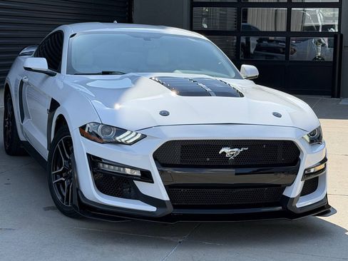 Used 2020 Ford Mustang GT Premium RWD image 5