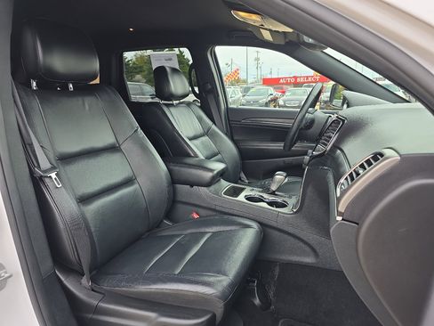 Used 2019 Jeep Grand Cherokee Limited image 23
