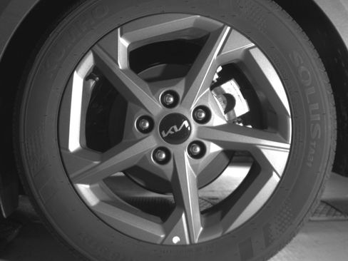 Used 2025 Kia K4 LXS image 14